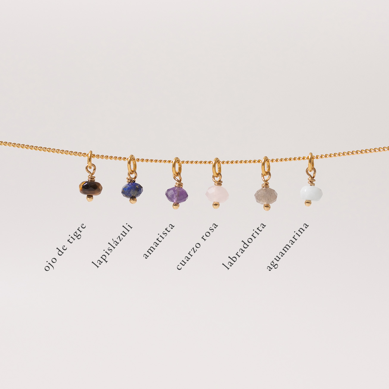 Llamador de ángeles <i>Mariana</i> oro con inicial
